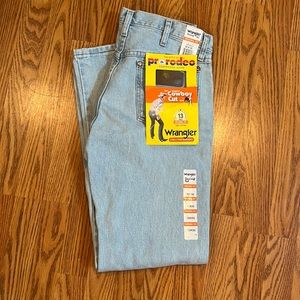 Wrangler cowboy cut. Size 32x32.